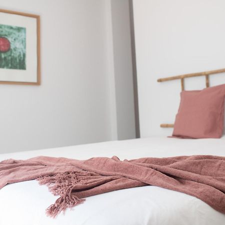 Comfortable Centric Apartment Steps From The Beach Гран Тарахал Екстериор снимка