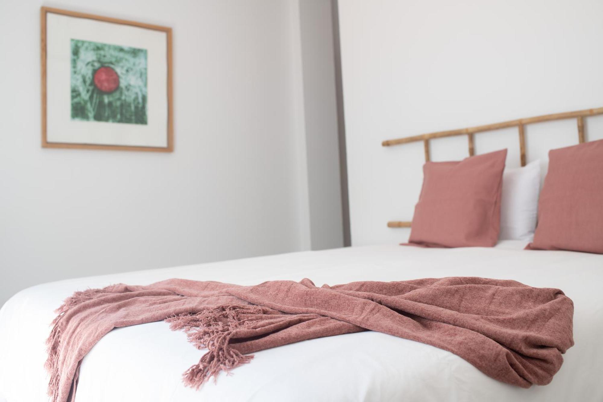 Comfortable Centric Apartment Steps From The Beach Гран Тарахал Екстериор снимка